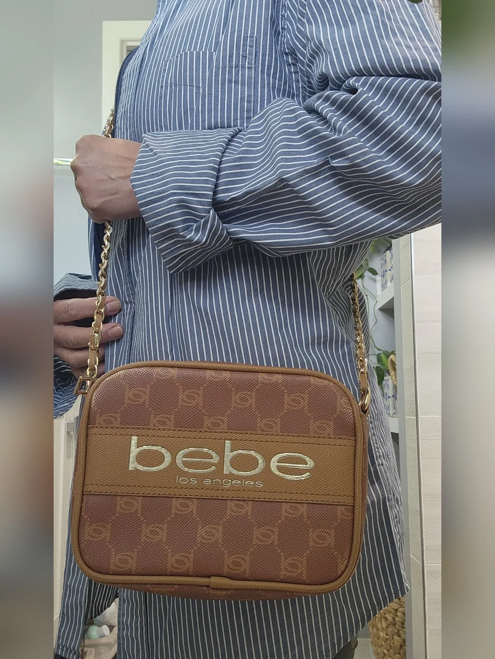 BEBE SERENA MONOGRAM CAMERA CROSSBODY - Picture 12 of 12